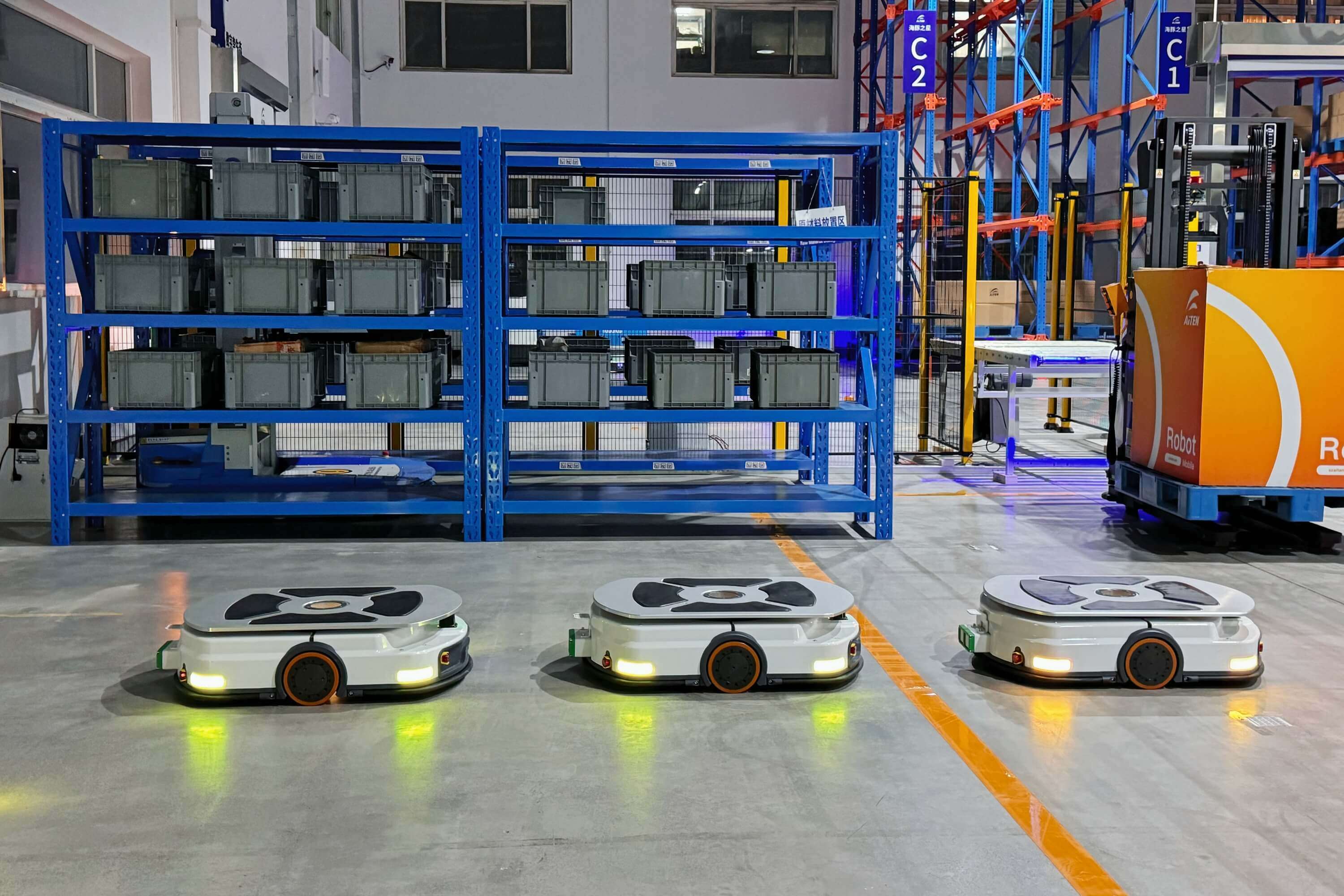 milanAMR托盘搬运车：赋能仓库自动化托盘运输